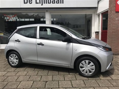 Toyota Aygo - 1.0 VVT-i x-play - 1