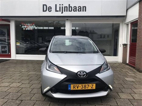 Toyota Aygo - 1.0 VVT-i x-play - 1