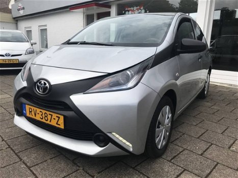 Toyota Aygo - 1.0 VVT-i x-play - 1