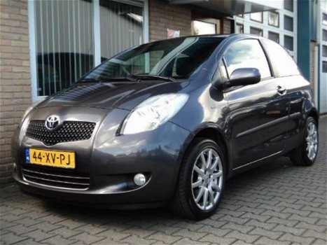 Toyota Yaris - 1.3 VVTi Linea Sol S-line - 1