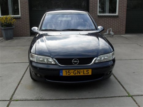 Opel Vectra - 1.6-16V Business Edition - 1