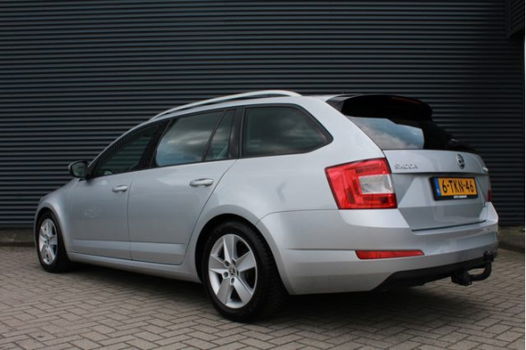 Skoda Octavia Combi - 1.6 TDI Greenline Businessline Xenon Groot-Navigatie PDC - 1