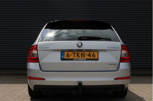 Skoda Octavia Combi - 1.6 TDI Greenline Businessline Xenon Groot-Navigatie PDC - 1