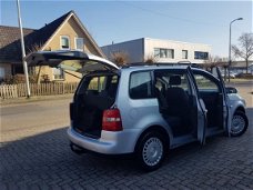 Volkswagen Touran - 2.0-16V FSI Trendline 1e eigenaar ZEER GOED / APK 26-02-2020 /7 PERSOON / NAP /I