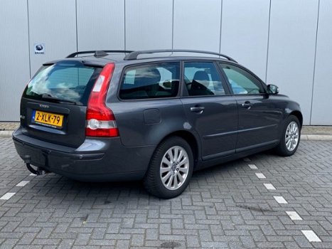 Volvo V50 - 2.0 145 PK MOMENTUM, FAMILY-LINE, ESTATE-LINE, NAVIGATIE - 1