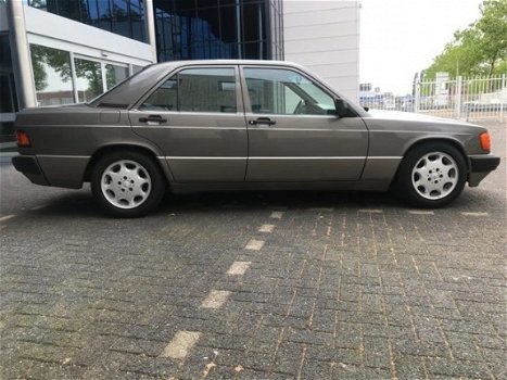 Mercedes-Benz 190-serie - 1.8 E Basic Airco Nieuwstaat - 1