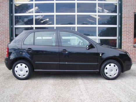 Skoda Fabia - 1.4 Comfort Nette auto, radio/cd, trekhaak, koppakking lek - 1