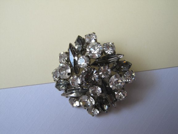 Broche zilverkleurig met heldere en grijze rijnstenen 3.6 cm - Afbeelding 8