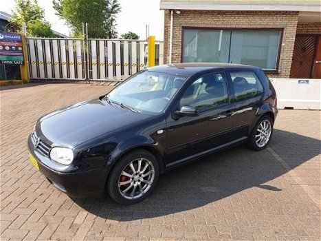 Volkswagen Golf - 1.6-16V FSI - 1