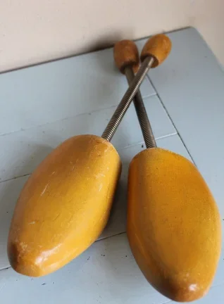 Schoenspanners met veer - nr. 1