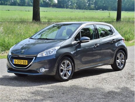 Peugeot 208 - 1.2 VTi Blue Lease Executive / navi / cimate / cruise control - 1