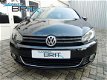 Volkswagen Golf - 1.6 TDI Highline BlueMotion DSG AUTOMAAT, Grote beurt gehad, 100 % in orde - 1 - Thumbnail