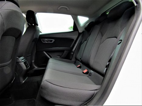Seat Leon - 1.0 TSi 115 pk Style Connect / Full LED / Camera / Navigatie - 1