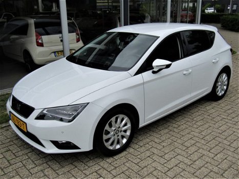 Seat Leon - 1.0 TSi 115 pk Style Connect / Full LED / Camera / Navigatie - 1