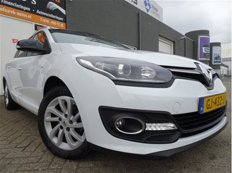 Renault Mégane Estate - 1.5 dCi Limited van 1ste eig en parkeersensoren en navigatie en Led verlicht - 1