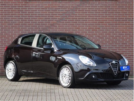 Alfa Romeo Giulietta - 1.4 T Distinctive 17 Inch Blue&Me Climate Cruise 60160 KM - 1