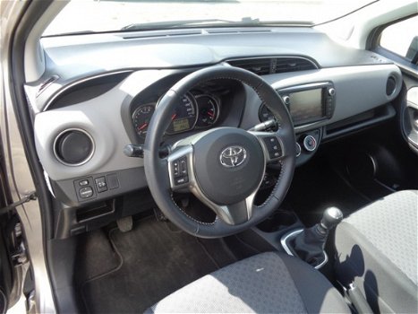 Toyota Yaris - 1.3 16v VVT-i 99pk 5D Aspiration - 1