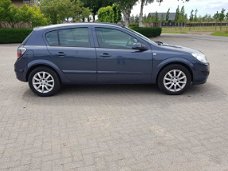 Opel Astra - 1.6 Temptation