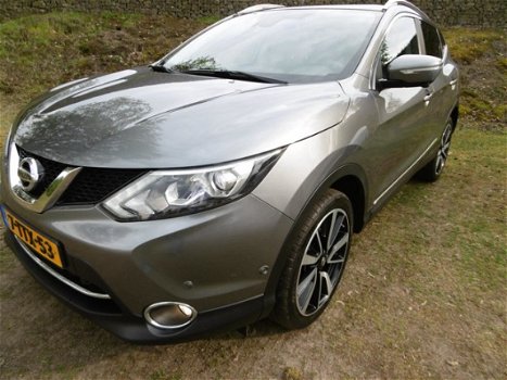 Nissan Qashqai - TEKNA/LEDER/PANO/NAVI+360*CAM/19