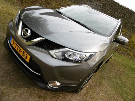 Nissan Qashqai - TEKNA/LEDER/PANO/NAVI+360*CAM/19