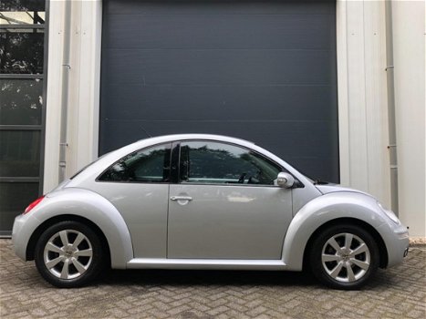 Volkswagen New Beetle - 1.4-16V Trendline Airco/LPG/16 Inch/Elektrische Ramen/Elekt Spiegels/Standka - 1