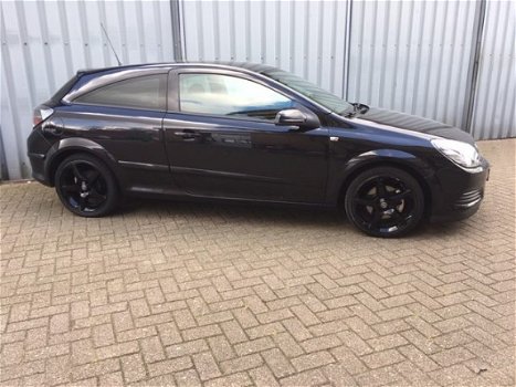 Opel Astra GTC - 1.4 16V 2005 - 1