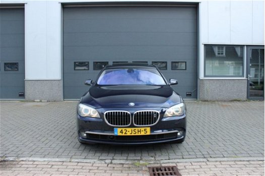 BMW 7-serie - 750Li High Executive Softclose / 4 zone Airco / Rolgordijnen / Camera / Keyless Go - 1