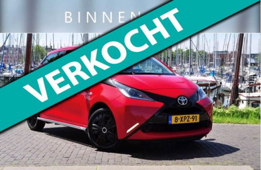 Toyota Aygo - 1.0 VVT-i x-play Ferrari rood*zwarte wielen*sidebars - 1