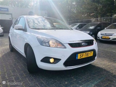 Ford Focus - - 2.0 Titanium Automaat / Navigatie / Bluetooth / Climate - 1