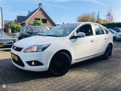 Ford Focus - - 2.0 Titanium Automaat / Navigatie / Bluetooth / Climate - 1