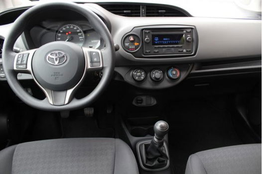 Toyota Yaris - 1.5 VVT-i Comfort 5 DEURS/ BLUETOOTH/ AIRCO/ SAFETY SENSE - 1