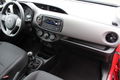 Toyota Yaris - 1.5 VVT-i Comfort 5 DEURS/ BLUETOOTH/ AIRCO/ SAFETY SENSE - 1 - Thumbnail