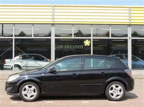 Opel Astra - 1.6 Business - 1