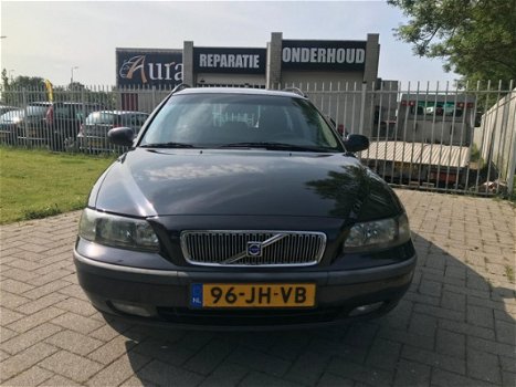 Volvo V70 - 2.4 Comfort Line - 1