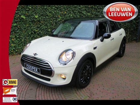 Mini Mini Cooper - 1.5 5-deurs F55 met Navigatie, Bluetooth, Climate control, PDC - 1