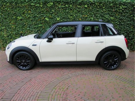 Mini Mini Cooper - 1.5 5-deurs F55 met Navigatie, Bluetooth, Climate control, PDC - 1