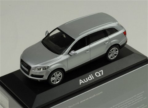 1:43 Schuco Audi Q7 4.2 Quattro silver - 2