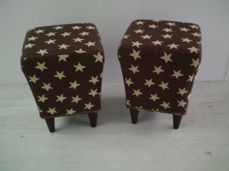 Footstool 37x45cm - bruin/stars - noten 550 - NIEUW !! - 3