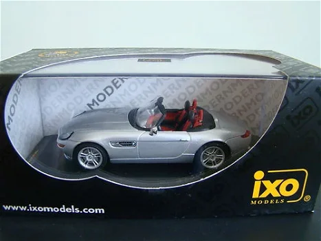 1:43 Ixo BMW Z8 silver 2001 roadster cabrio MOC076 - 0