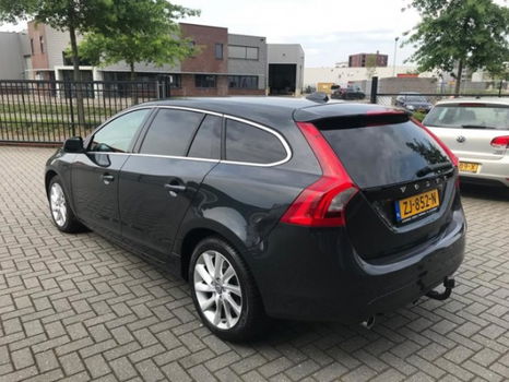 Volvo V60 - 2.0 D3 leder navi winterpakket - 1