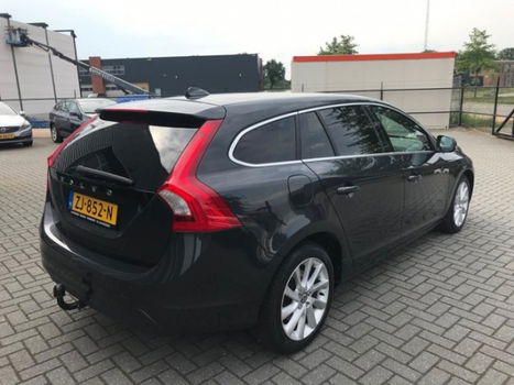 Volvo V60 - 2.0 D3 leder navi winterpakket - 1