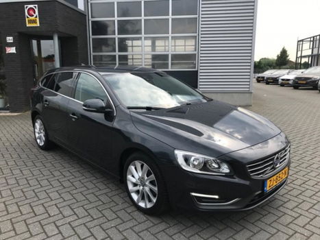 Volvo V60 - 2.0 D3 leder navi winterpakket - 1