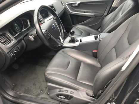 Volvo V60 - 2.0 D3 leder navi winterpakket - 1