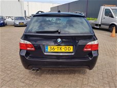 BMW 5-serie Touring - 530d Executive M-PAKKET XENON LEER NAVI