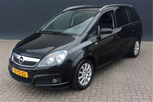 Opel Zafira - 2.2 Executive - 1