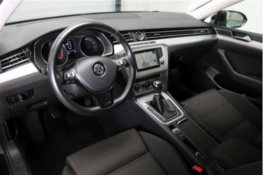 Volkswagen Passat Variant - 1.6 TDI 120pk Bluemotion Navigatie PDC 200x Vw-Audi-Seat-Skoda - 1