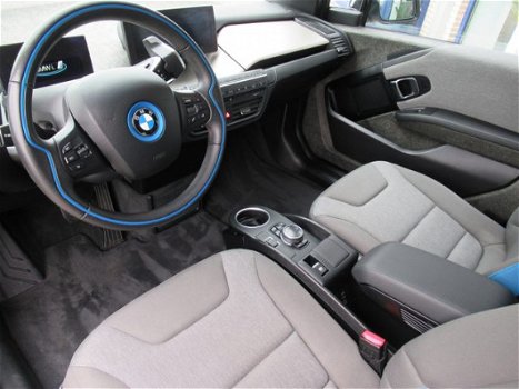 BMW i3 - 22 kWh 170 PK / INCL. BTW / LED koplampen / Schuifdak / Snellader / Warmtepomp / Navigatie - 1