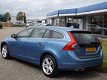 Volvo V60 - 2.4 D6 AWD ELECTRIC PLUG-IN HYBRID SUMMUM / Lederen Bekleding / Stoelverwarming / Naviga - 1 - Thumbnail