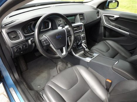 Volvo V60 - 2.4 D6 AWD ELECTRIC PLUG-IN HYBRID SUMMUM / Lederen Bekleding / Stoelverwarming / Naviga - 1