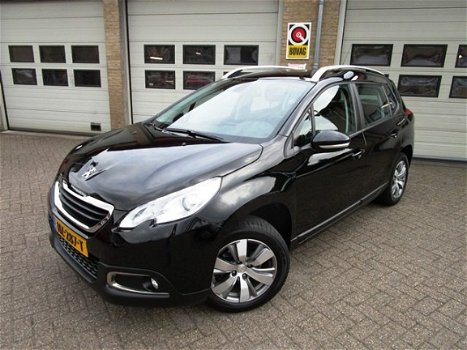 Peugeot 2008 - 1.2 PureTech Style Navi, PDC, Cruise - 1